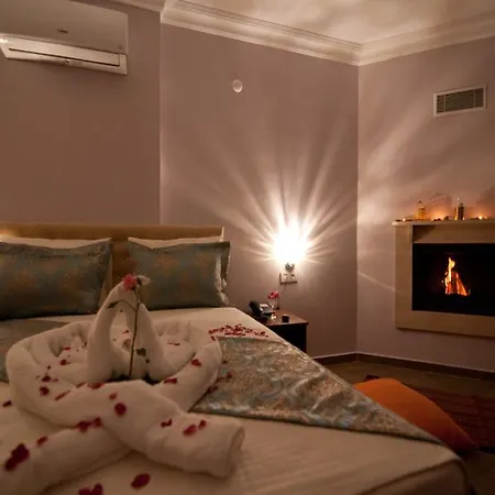 Hotel Defne *